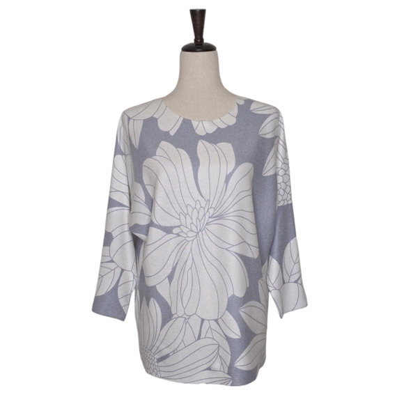 Sioni Blue And White Floral Print Dolman Sleeve Sweater Size M - Picture 2 of 10